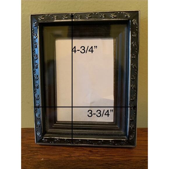 Four (4) Tabletop Picture Frames - Small sizes - Picture 4 of 6